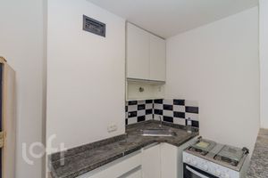 Image 7 - 876206