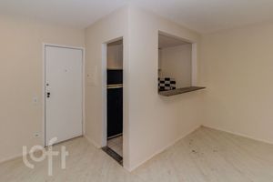 Image 4 - 876206
