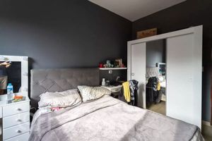Image 11 - 876212