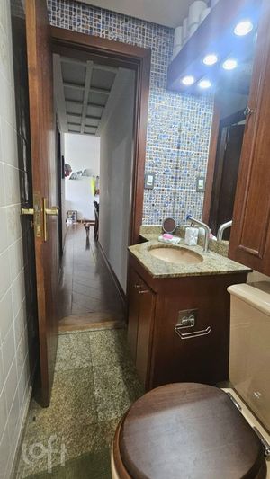 Image 11 - 876218