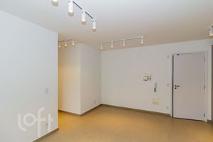 Image 1 - 876221