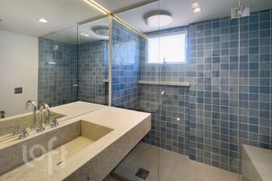 Image 15 - 876226