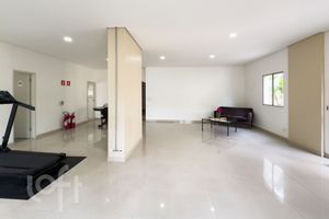 Image 23 - 876226