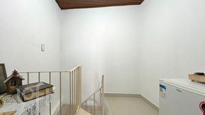 Image 13 - 876229