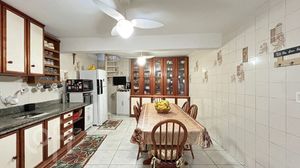 Image 18 - 876229