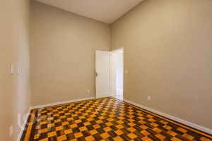Image 17 - 876249