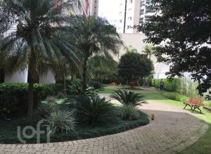 Image 10 - 876252
