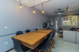 Image 4 - 876258