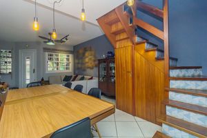 Image 8 - 876258