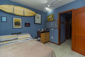 Image 13 - 876258