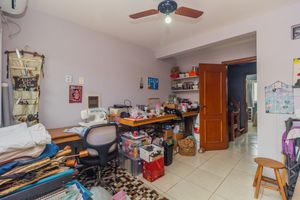 Image 18 - 876258
