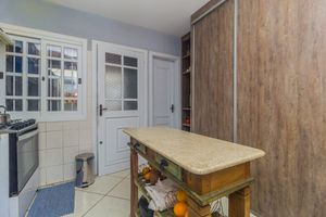 Image 34 - 876258
