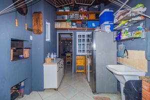 Image 35 - 876258