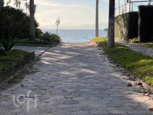 Image 32 - 876261