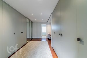 Image 22 - 876277