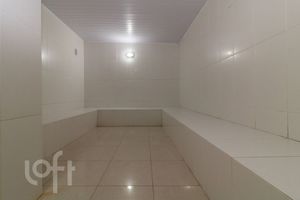 Image 38 - 876277