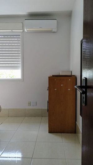 Image 12 - 876284