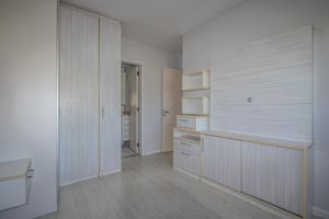 Image 11 - 876287