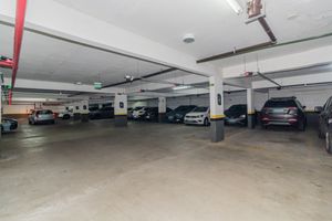 Image 17 - 876300