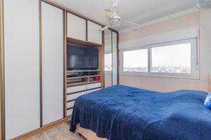 Image 8 - 876305