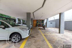 Image 11 - 876307