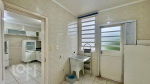 Image 19 - 876308