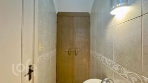 Image 11 - 876308