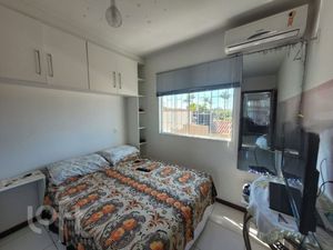 Image 4 - 876311