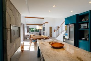 Image 18 - 876315