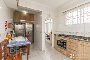 Image 15 - 876318