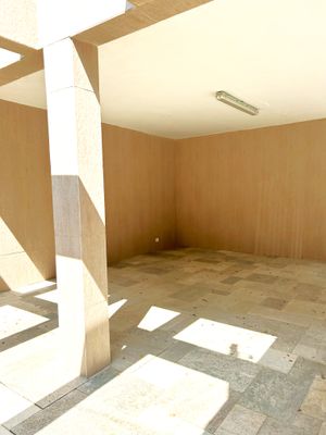 Image 19 - 876324
