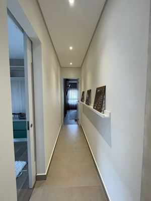 Image 11 - 876327
