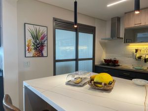 Image 19 - 876327