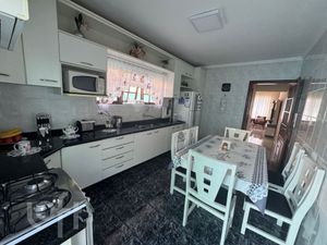 Image 8 - 876328