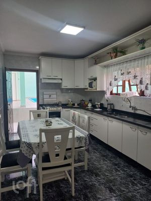 Image 9 - 876328