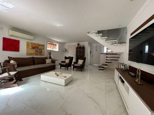 Image 4 - 876329