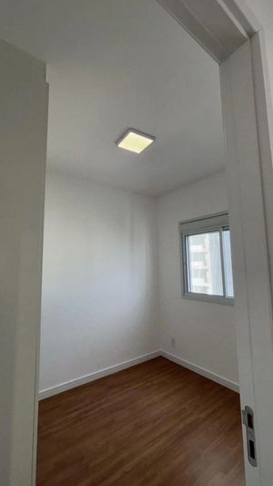 Image 5 - 876341