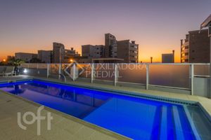 Image 10 - 876342
