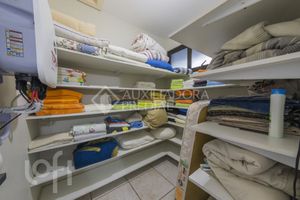 Image 48 - 876342