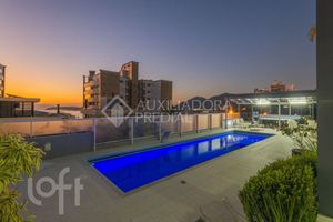 Image 9 - 876342