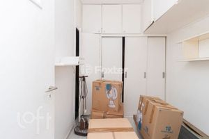 Image 34 - 876351