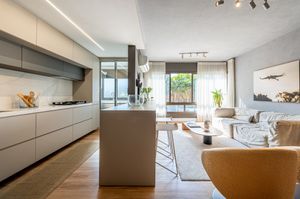 Image 10 - 876356