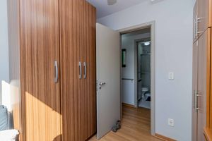 Image 8 - 876360