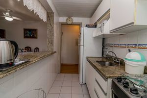 Image 17 - 876360