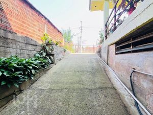 Image 13 - 876361