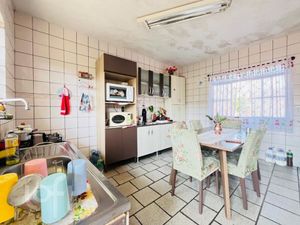 Image 6 - 876361