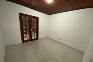Image 12 - 876365