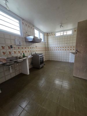 Image 9 - 876370