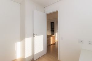 Image 8 - 876376