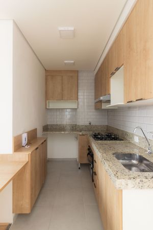 Image 21 - 876376